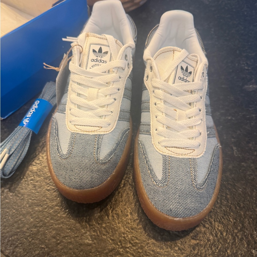 Adidas women’s sambae samba atmos denim jean shoe size 9 new in box